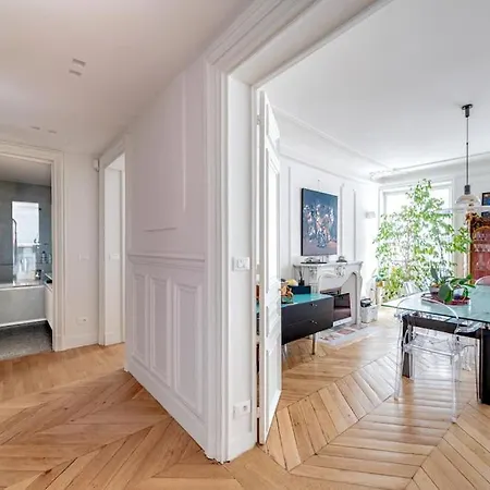 Beautiful 4 Bedrooms Flat By Champs Elysees * París