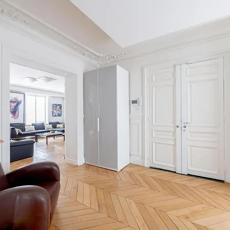 Beautiful 4 Bedrooms Flat By Champs Elysees París